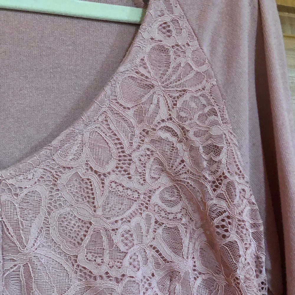 Flowy Blouse - Picture 2 of 3